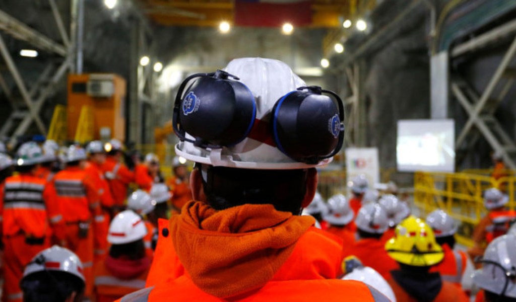 Lee más sobre el artículo Equipos de seguridad para minería: protección confiable para trabajos de alto riesgo
